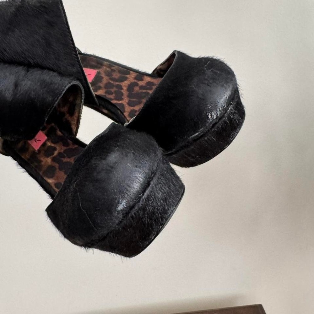 Betsey Johnson Black Real Fur Platform Heel Size 8.5 - Picture 4 of 8